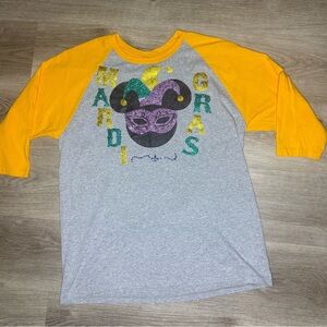 Mardi Gras Raglan Graphic Tee Gray Yellow 3/4 Sleeve Size M